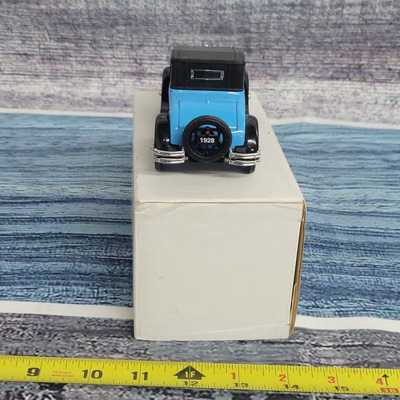 Die-cast 1928 Chevy AB Roadster detailed blue and black - Picture 7 of 10